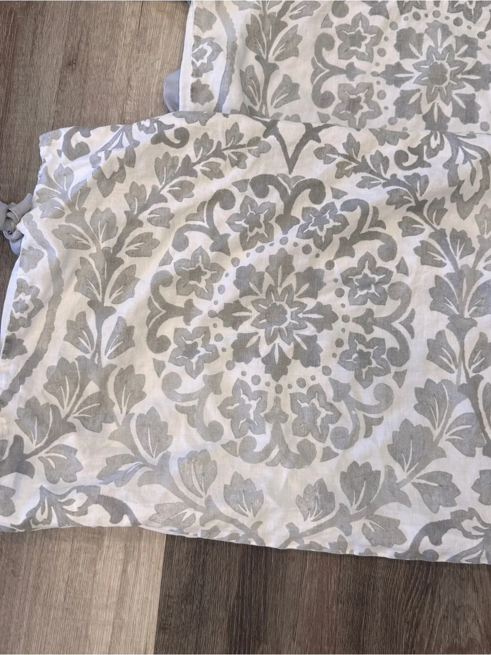 Pottery Barn Ana Medallion Standard Pillow Cases Set of 2 Gray White Decorative